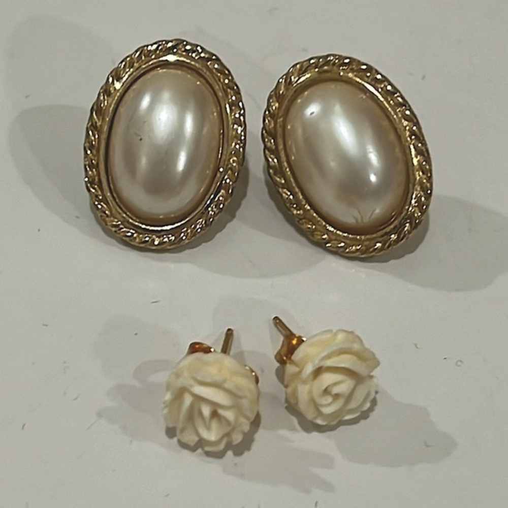 TRIFARI :: EARRINGS